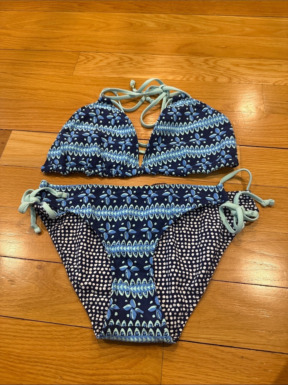 Vineyard vines two pieces swim suit size small .